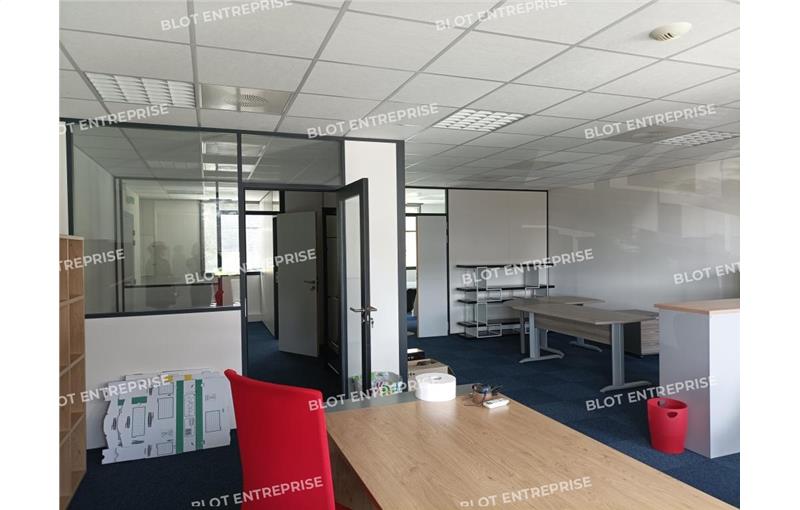 Location de bureau de 84 m² à Guérande - 44350 photo - 1