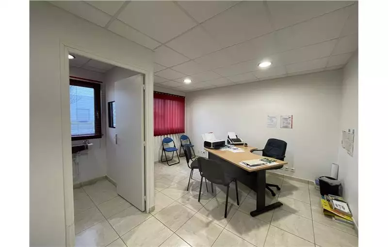 Location de bureau de 20 m² à Guichainville - 27930