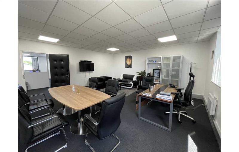 Location de bureau de 150 m² à Ivry-sur-Seine - 94200 photo - 1