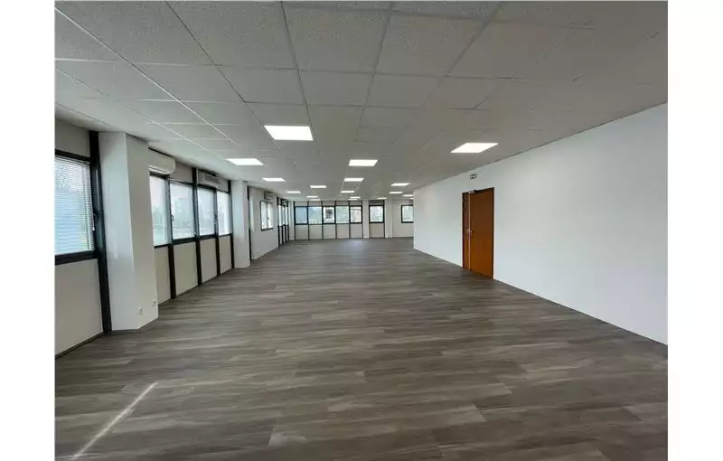 Location de bureau de 210 m² à La-Chapelle-sur-Erdre - 44240