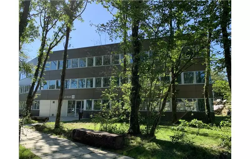 Location de bureau de 406 m² à La-Chapelle-sur-Erdre - 44240