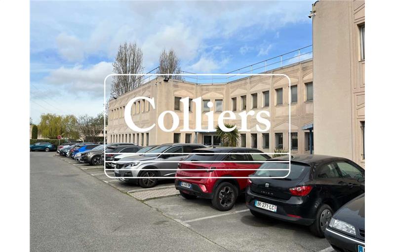 Location de bureau de 363 m² à La Penne-sur-Huveaune - 13821 photo - 1