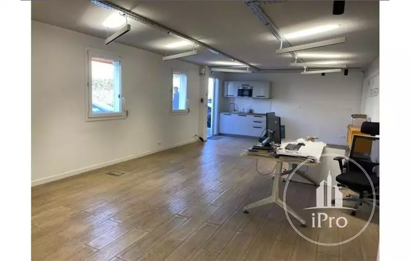 Location de bureau de 52 m² à La Penne-sur-Huveaune - 13821
