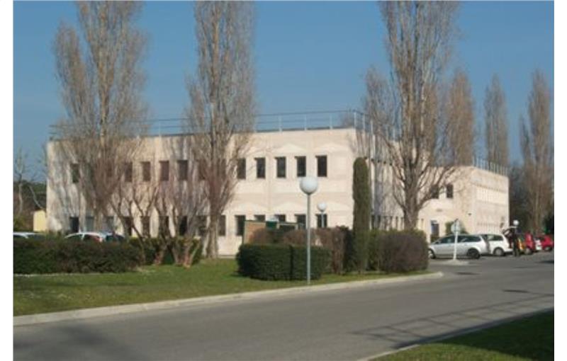 Location de bureau de 363 m² à La Penne-sur-Huveaune - 13821 photo - 1