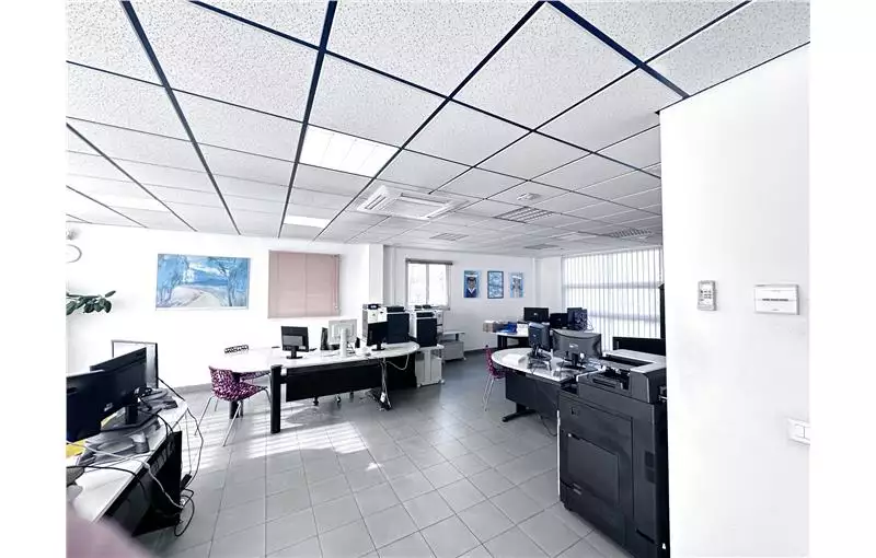 Location de bureau de 261 m² à La Valette-du-Var - 83160