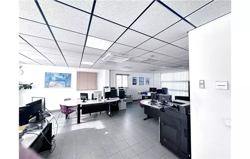 Location de bureau de 95 m² à La Valette-du-Var - 83160