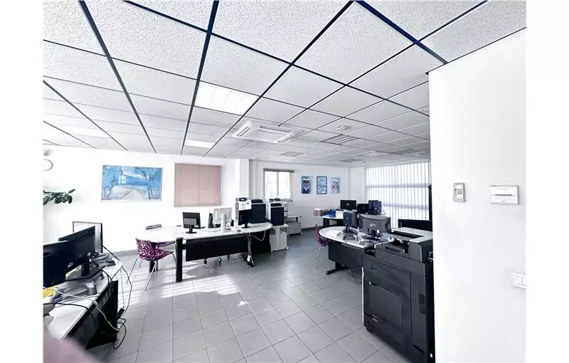 Location de bureau de 353 m² à La Valette-du-Var - 83160