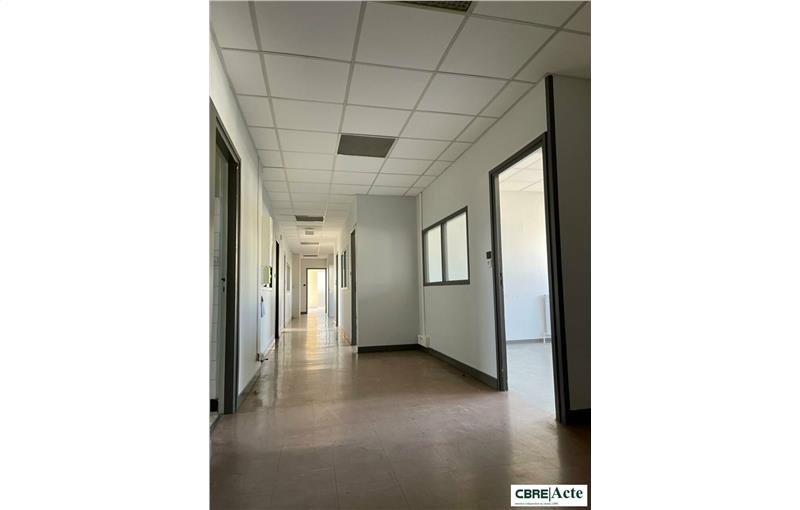 Location de bureau de 605 m² à Laxou - 54520 photo - 1