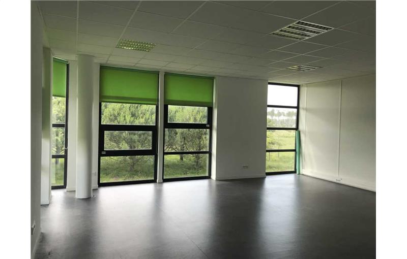 Location de bureau de 125 m² à Le Barp - 33114 photo - 1