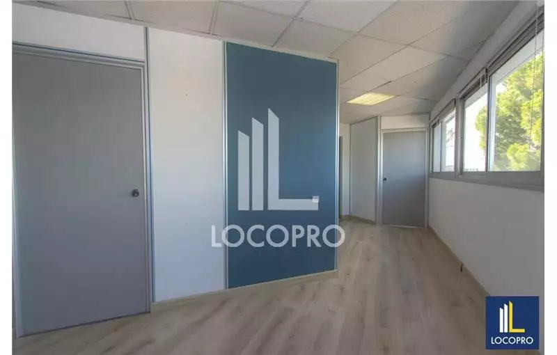 Location de bureau de 42 m² à LES-MILLES - 13290