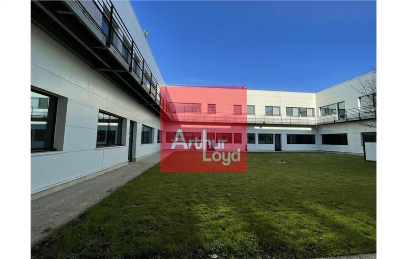 Location de bureau de 226 m² à Lieusaint - 77127 photo - 1