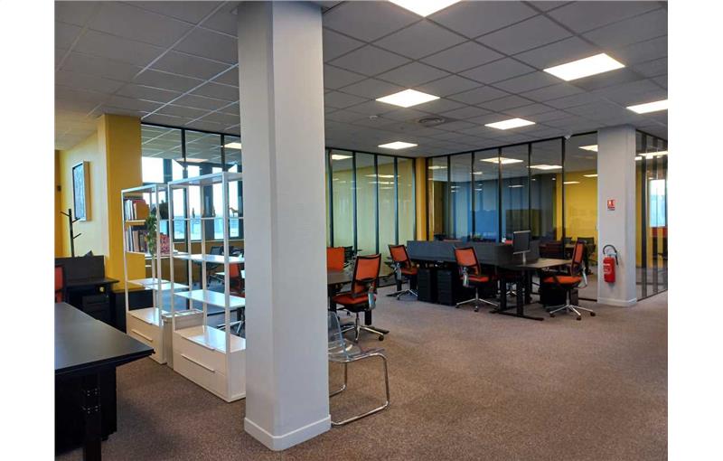 Location de bureau de 250 m² à Lille - 59000 photo - 1