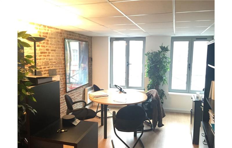 Location de bureau de 70 m² à Lille - 59000 photo - 1