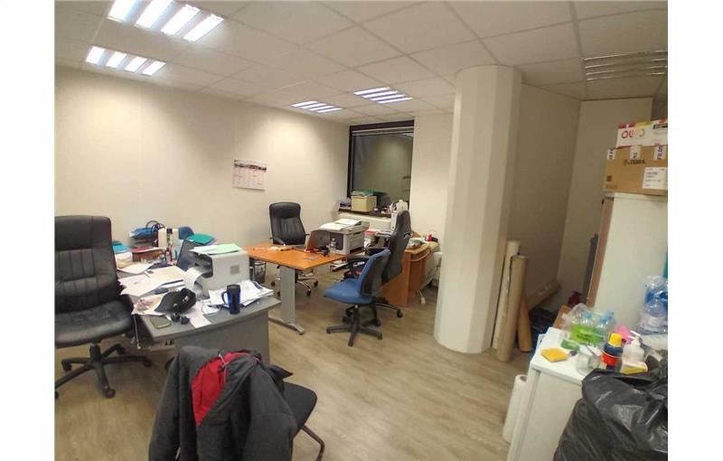 Location de bureau de 25 m² à Lognes - 77185 photo - 1