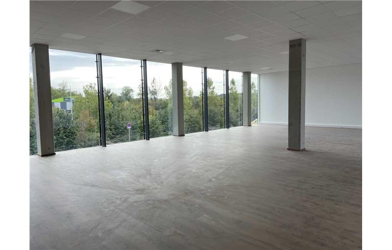 Location de bureau de 300 m² à Longueau - 80330 photo - 1