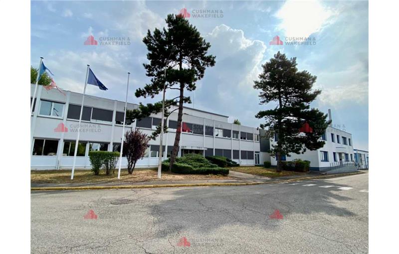 Location de bureau de 2 272 m² à Longvic - 21600 photo - 1
