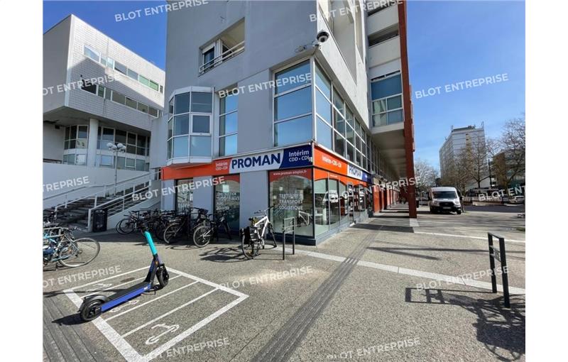 Location de bureau de 105 m² à Lorient - 56100 photo - 1
