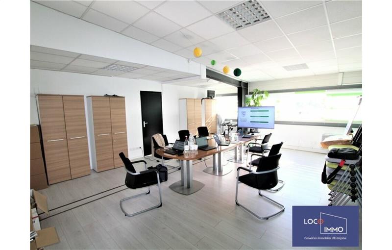 Location de bureau de 70 m² à Lormont - 33310 photo - 1