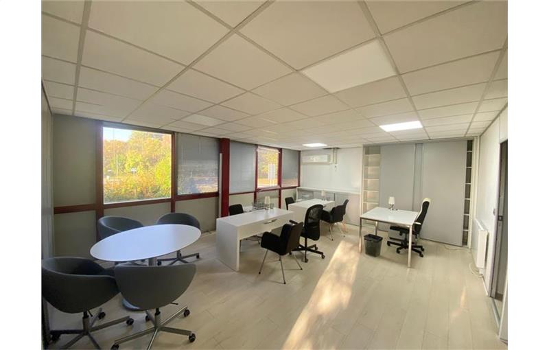 Location de bureau de 130 m² à Lormont - 33310 photo - 1