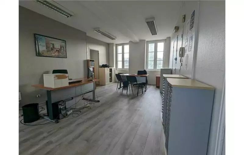 Location de bureau de 117 m² à Louviers - 27400