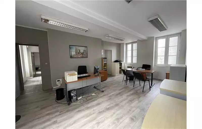 Location de bureau de 118 m² à Louviers - 27400