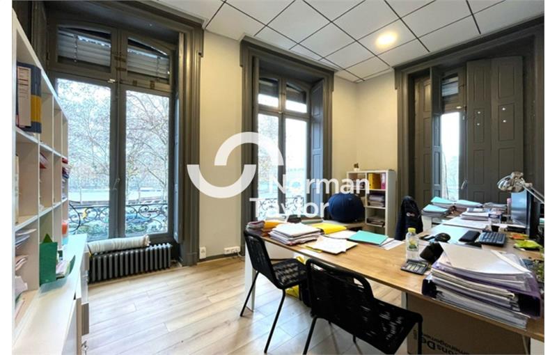 Location de bureau de 600 m² à Lyon 1 - 69001 photo - 1