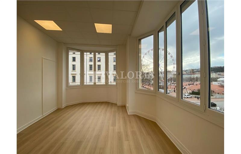 Location de bureau de 93 m² à Lyon 2 - 69002 photo - 1