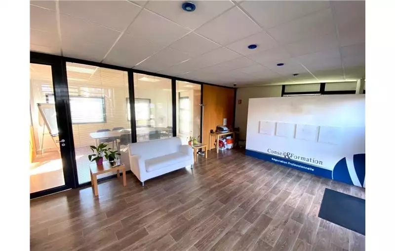 Location de bureau de 341 m² à Marcq-en-Baroeul - 59700