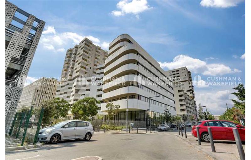 Location de bureau de 1 746 m² à Marseille 15 - 13015 photo - 1