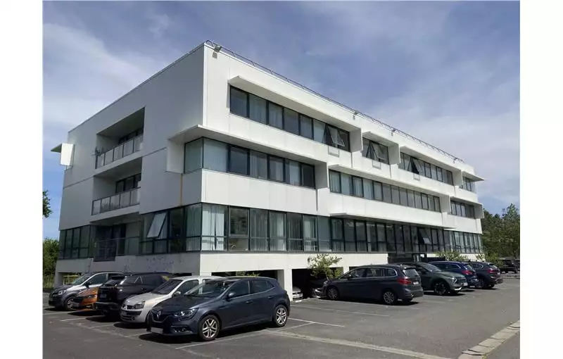 Location de bureau de 1860 m² à Mérignac - 33700