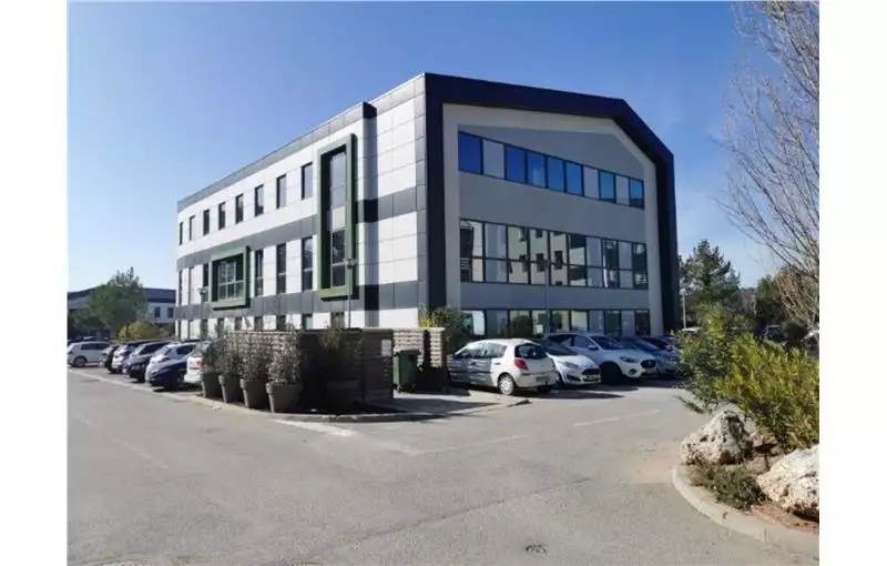 Location de bureau de 622 m² à Meyreuil - 13590