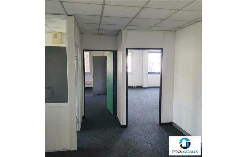 Location de bureau de 101 m² à Moirans - 38430 photo - 1