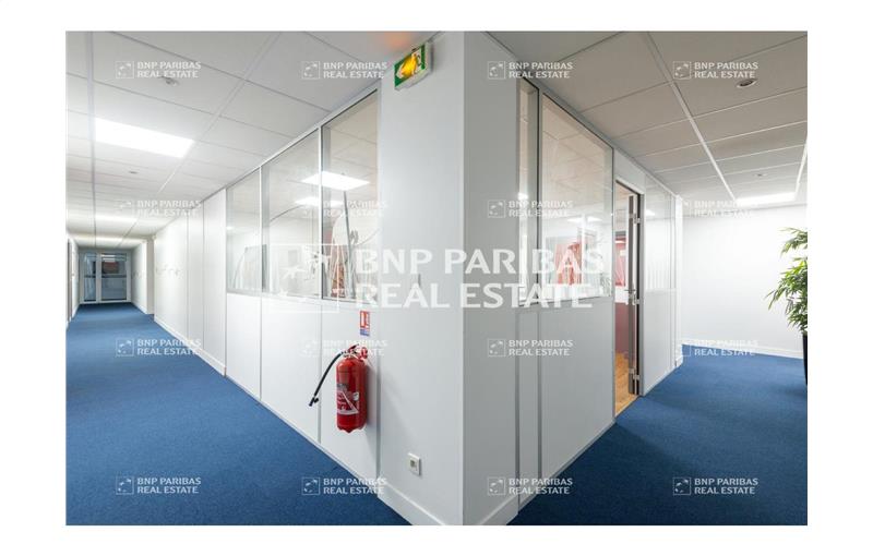 Location de bureau de 100 m² à Montigny-le-Bretonneux - 78180 photo - 1