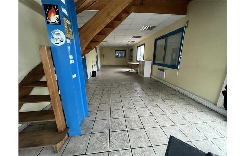 Location de bureau de 240 m² à Montlouis-sur-Loire - 37270 photo - 1