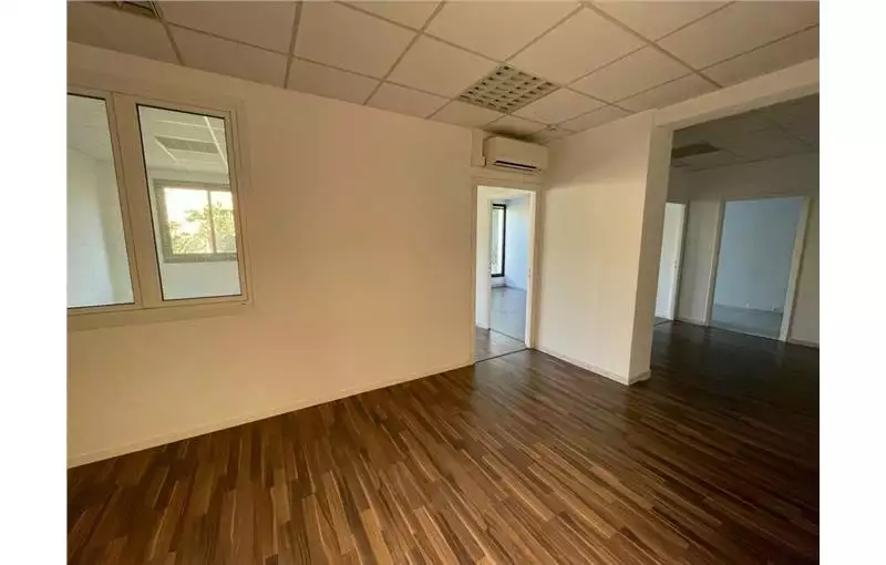 Location de bureau de 74 m² à Mougins - 06250