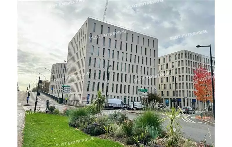 Location de bureau de 1760 m² à Nantes - 44000
