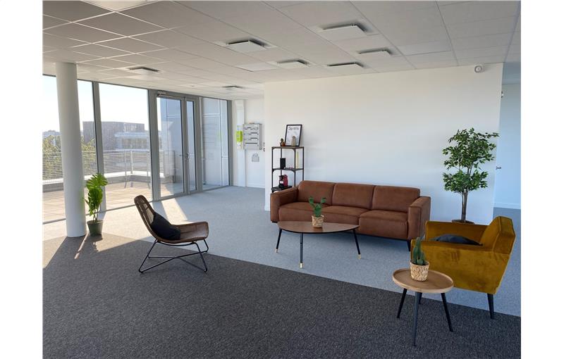 Location de bureau de 2 599 m² à Nantes - 44000 photo - 1