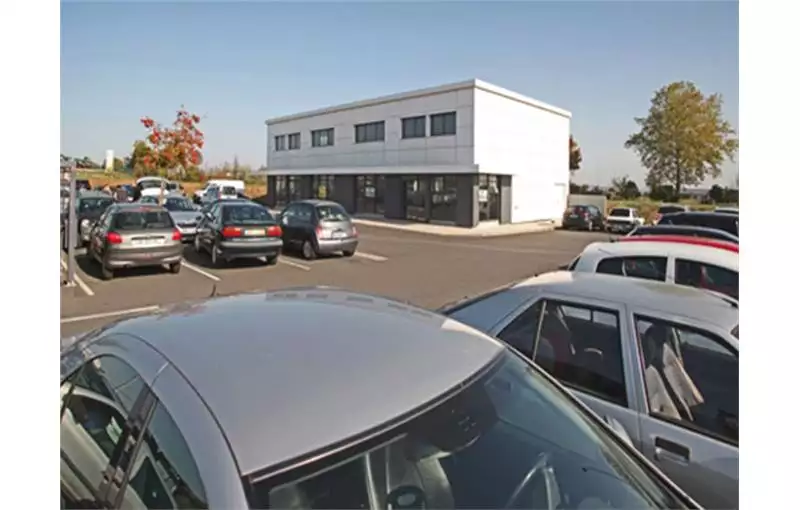 Location de bureau de 273 m² à Neuville-de-Poitou - 86170