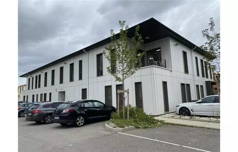 Location de bureau de 195 m² à Neuville-sur-Saône - 69250