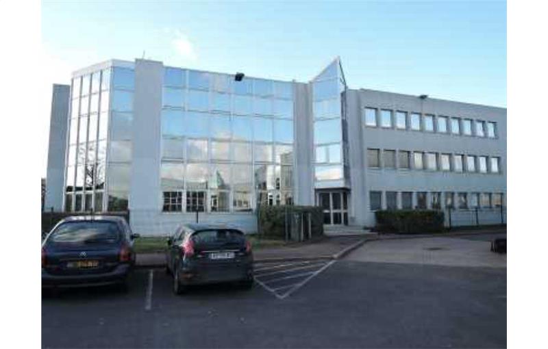 Location de bureau de 1 123 m² à Noisiel - 77186 photo - 1
