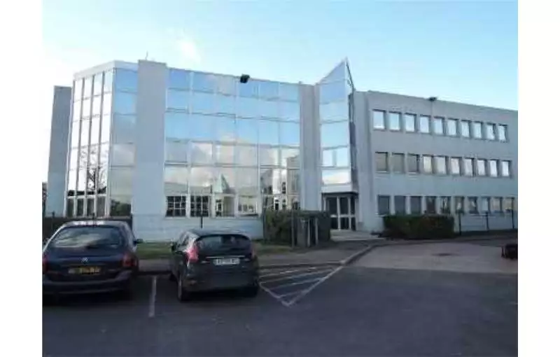 Location de bureau de 1123 m² à Noisiel - 77186