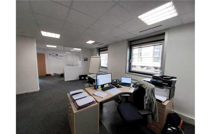 Location de bureau de 89 m² à Noisy-le-Grand - 93160 photo - 1
