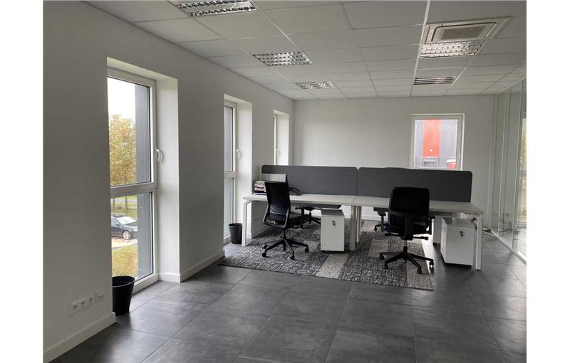 Location de bureau de 274 m² à Noyal-Châtillon-sur-Seiche - 35230 photo - 1