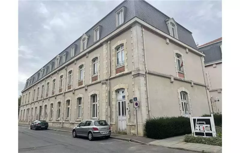 Location de bureau de 250 m² à Orléans - 45000
