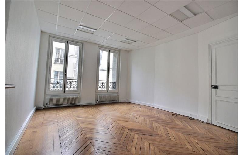Location de bureau de 140 m² à Paris 1 - 75001 photo - 1
