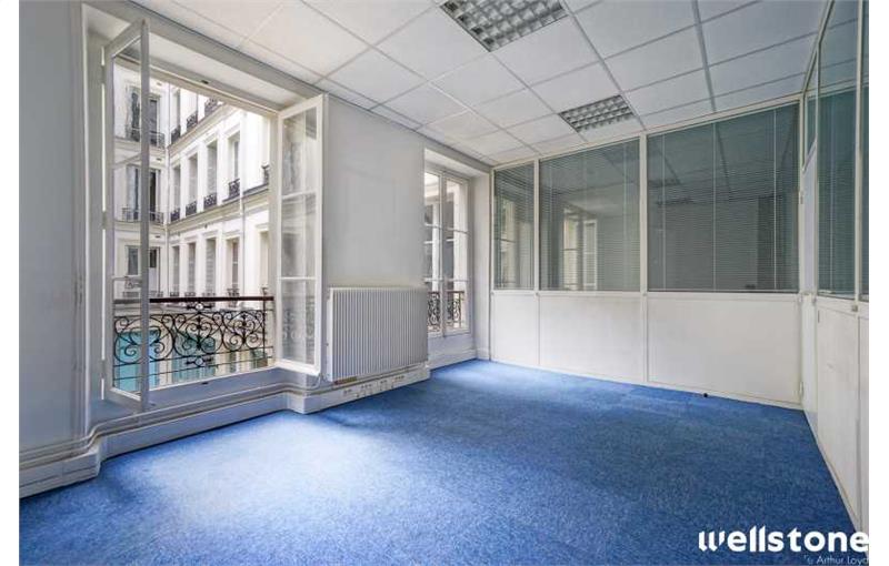Location de bureau de 205 m² à Paris 10 - 75010 photo - 1