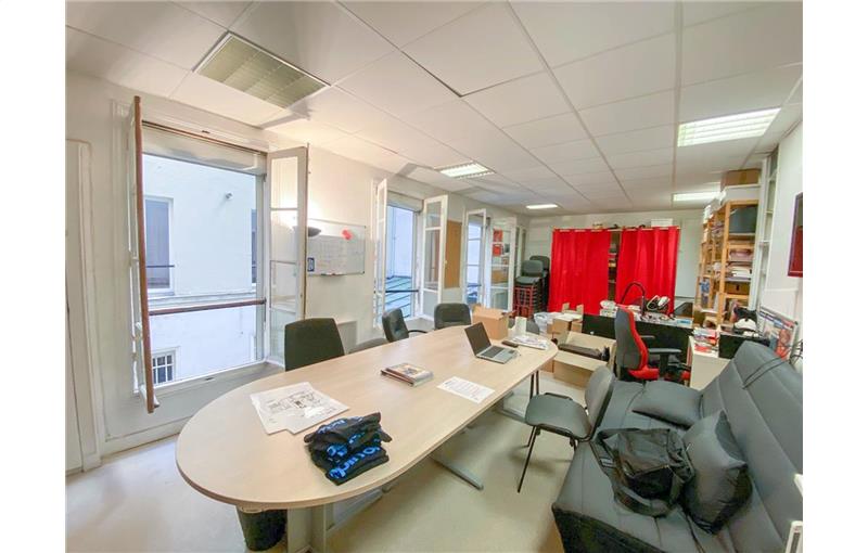Location de bureau de 35 m² à Paris 10 - 75010 photo - 1