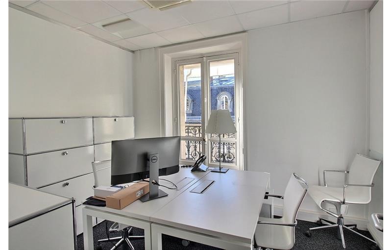 Location de bureau de 220 m² à Paris 16 - 75016 photo - 1