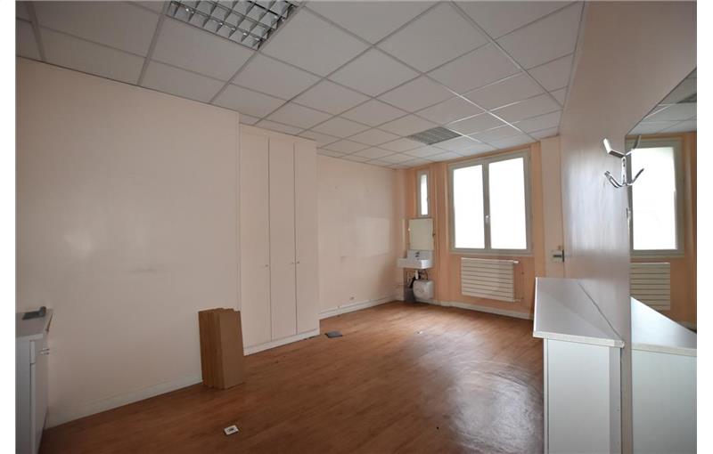 Location de bureau de 101 m² à Paris 16 - 75016 photo - 1