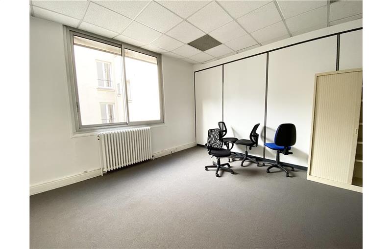 Location de bureau de 23 m² à Paris 17 - 75017 photo - 1